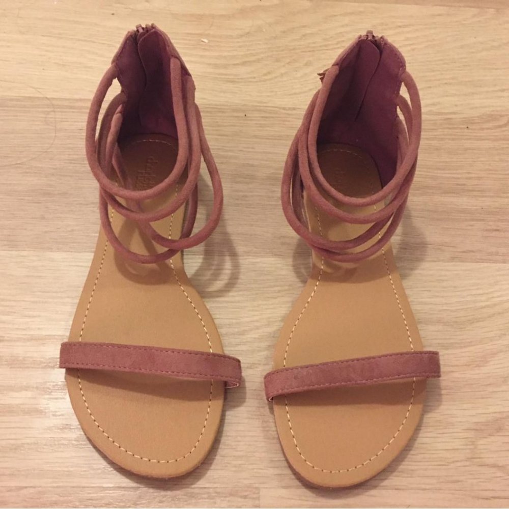 Faux Suede Strappy ankle sandals mauve Size 10. Brand New!